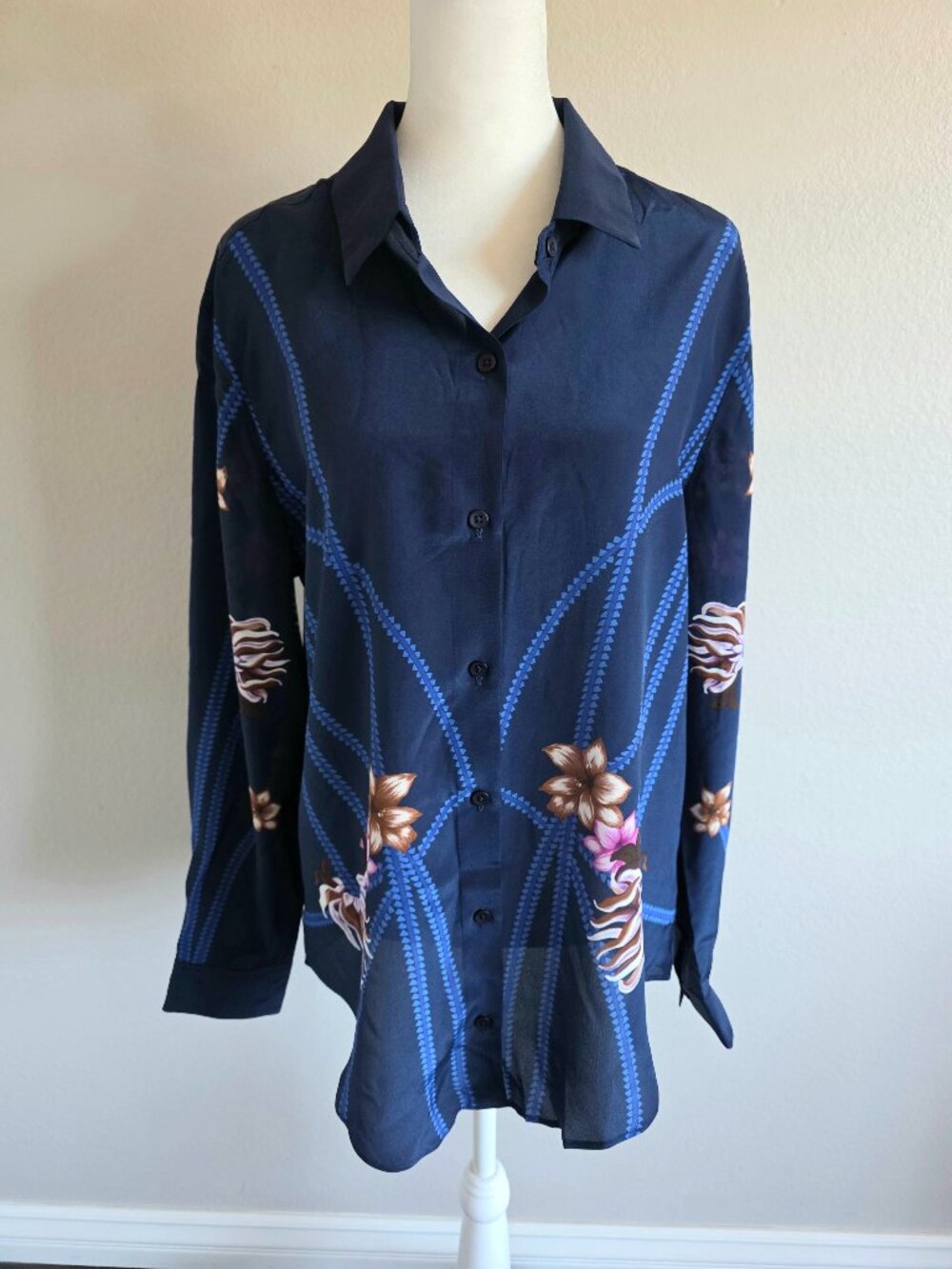 Tucker Blouse Silk Navy Blue Floral Geometric Button Up Long Sleeve Size M EUC